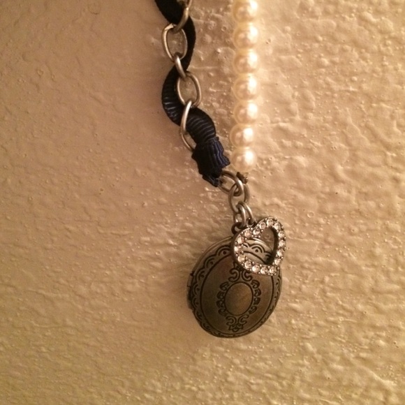 Locket necklace - Picture 3 of 4