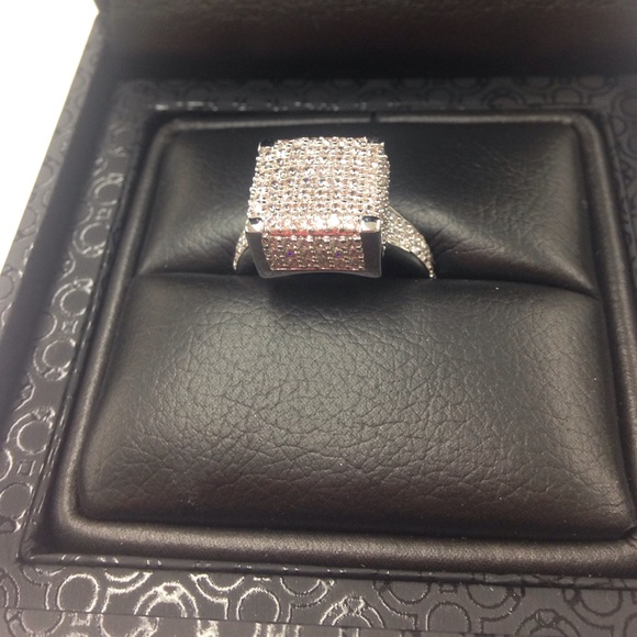Absolutely Stunning C.Z. Unique Cube Ring-7 or 8 - Picture 4 of 5