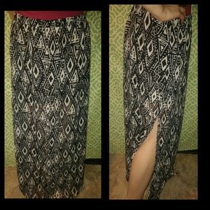 Pattern maxi skirt