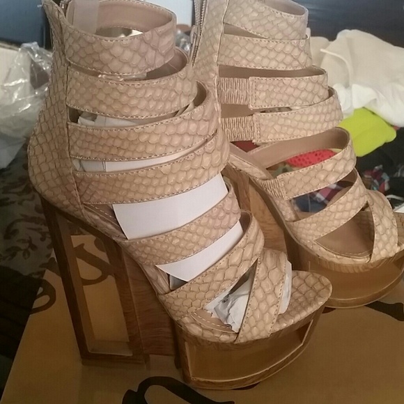 Brand new, never worn Beau+Ashe platform heels