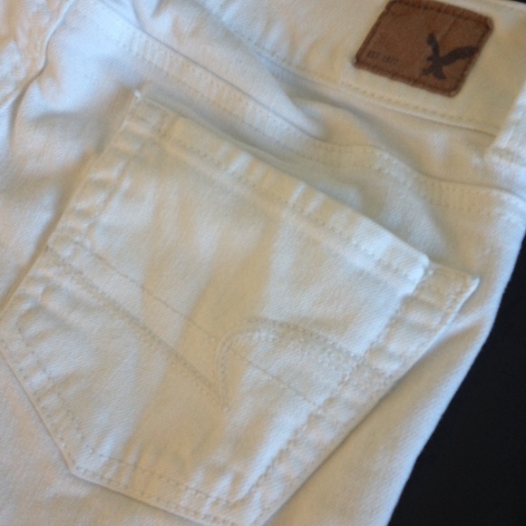 White American Eagle capris - Picture 3 of 4