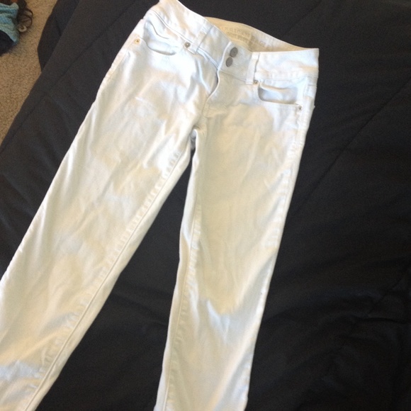 White American Eagle capris - Picture 4 of 4
