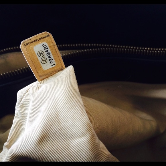 Chanel Vintage Bag SOLD - Picture 3 of 4