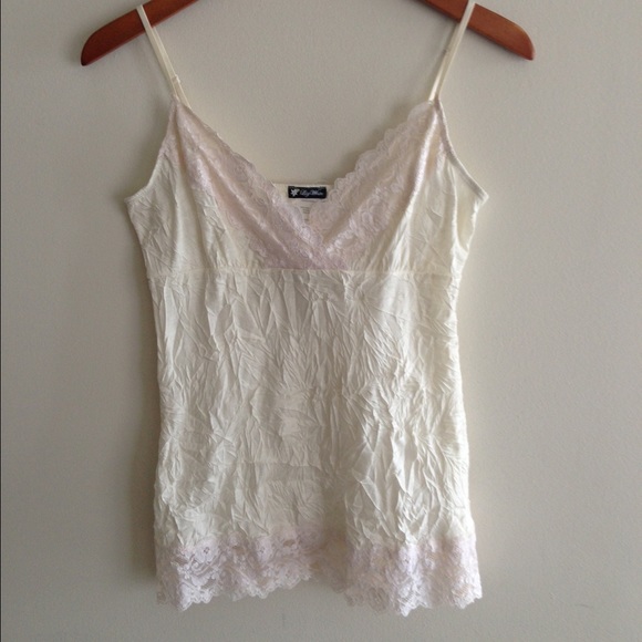 🚫donated🚫Delicate White Lace Camisole