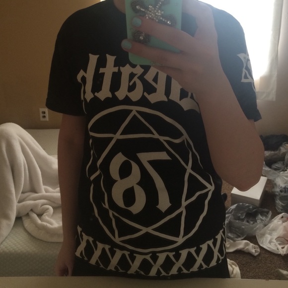 Shirt - Picture 2 of 3