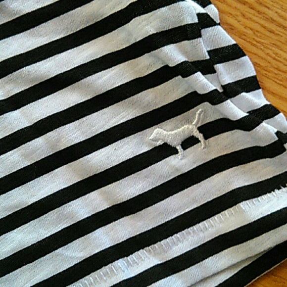 2 NWT VS PINK VNeck Tees size small - Picture 2 of 3