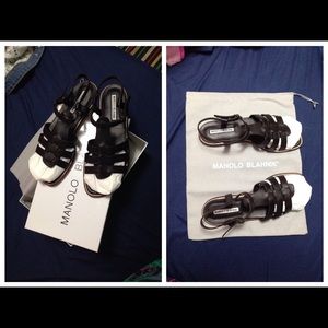 BRAND NEW MANOLO BLAHNIK brown sandals.