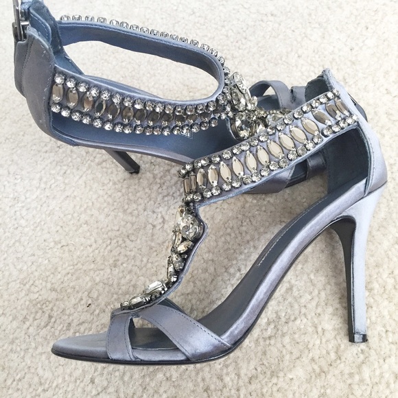 Vera Wang Jeweled heels