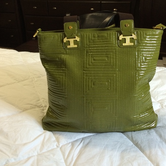 Handbags - Green totebag w/gold hardware
