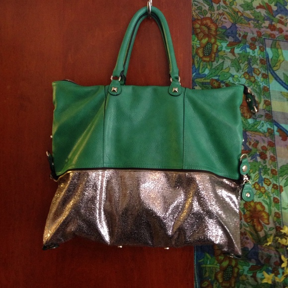 Magic tote! Sold in bundle - Picture 2 of 4