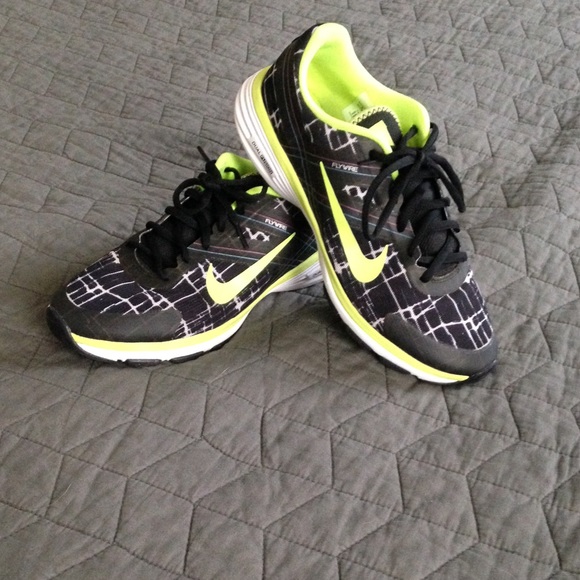 Sold 🚫Nike Dual Fusion Flywire - Picture 2 of 4