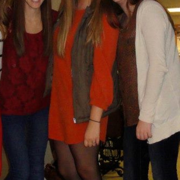 Deep Green Vest - Picture 4 of 4