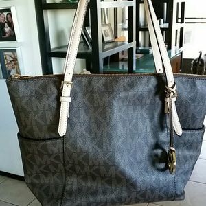 Michael Kors Jet Set Handbag