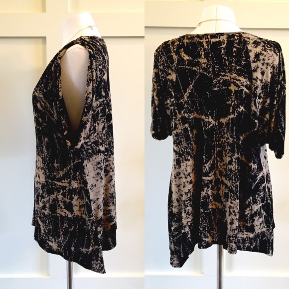 ⛔️HOLD4SONYA⛔️Ella Moss splash paint black tops - Picture 4 of 4