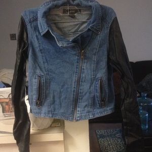 Jean jacket with leather sleeves