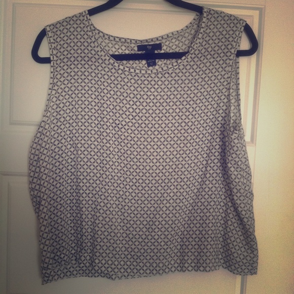 Black and white gap crop top tank