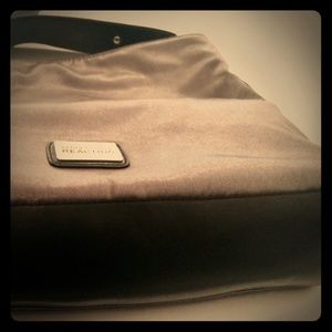 NWOT Kenneth Cole Reaction Gray/Black Handbag