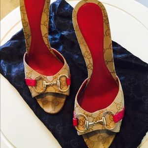 Gucci heels with hot pink detail