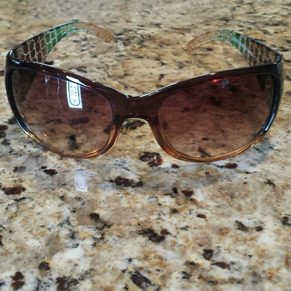 Accessories - Nice stylish sunglasses