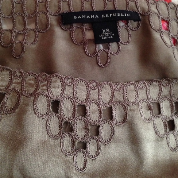 REDUCED Banana Republic Top - Picture 2 of 4