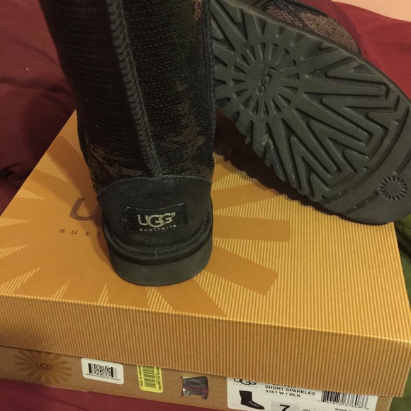 Classic short sparkle black uggs
