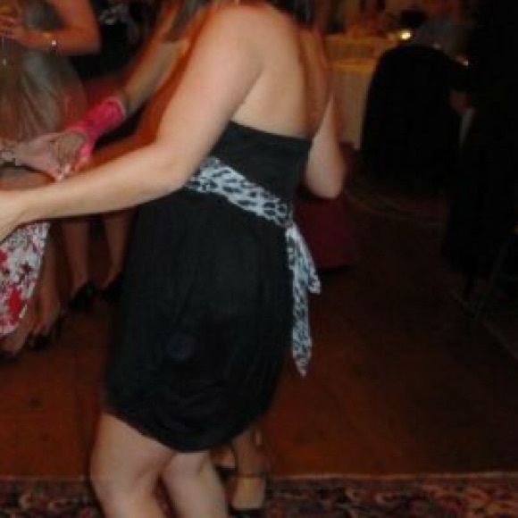 SALE! Short formal dress - Picture 3 of 3