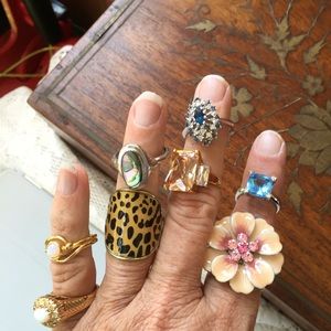 ✨💍✨BEAUTIFUL Fashion  ✨8 rings💥BUNDLED💥