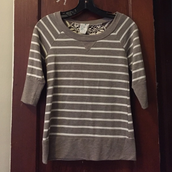Quarter sleeve stripe sweater top