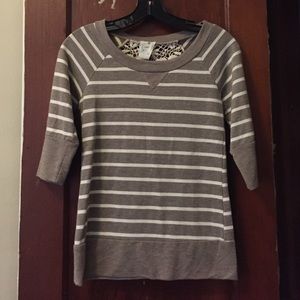 Quarter sleeve stripe sweater top