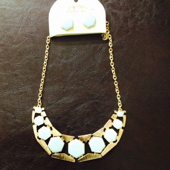 Necklace set