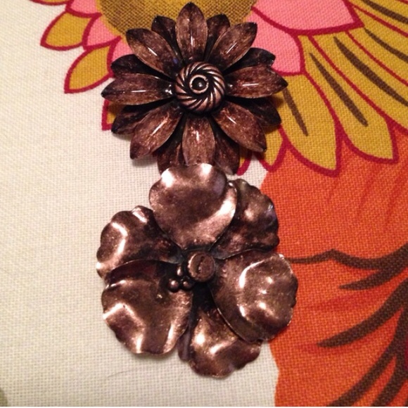 Set of 2 Anthro hair clips!