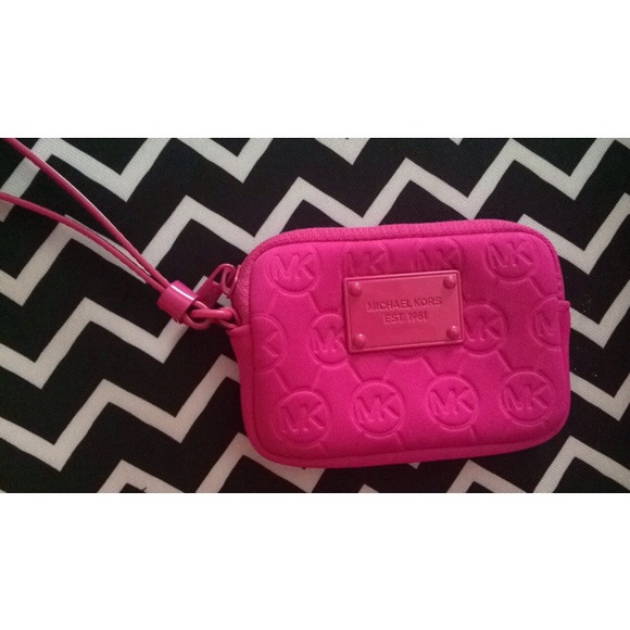 Michael kors magenta neoprene logo wristlet