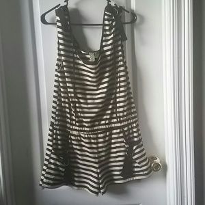 SUPER CUTE BLACK AND TAN ROMPER