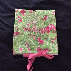 Lilly Pulitzer Wash Me / Wear Me Travel Bag