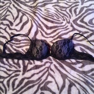 Black Emma bra size 32A and white Emma bra 32A