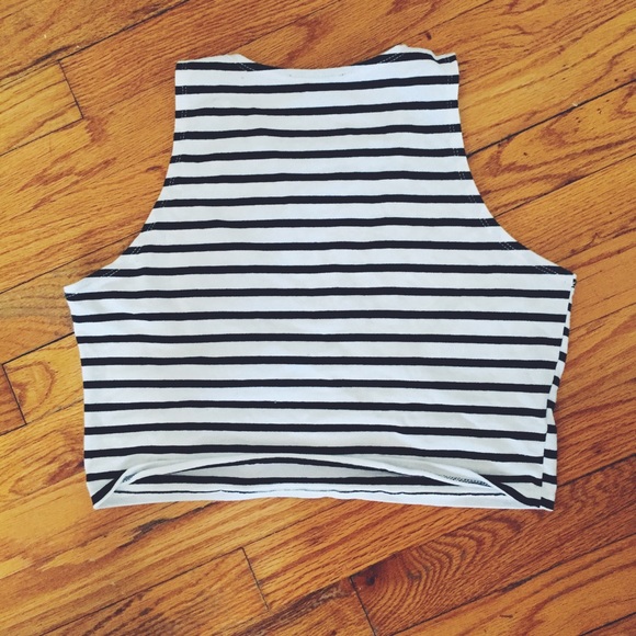 🌼striped daisy crop top L🌼 - Picture 2 of 3