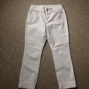 VS London Jean white size 8 rolled Capri