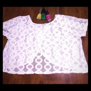 White crochet top crop