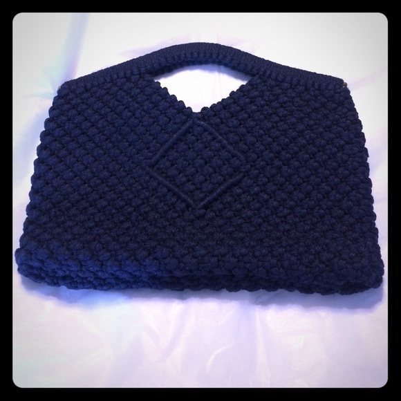 Vintage self close handbag
