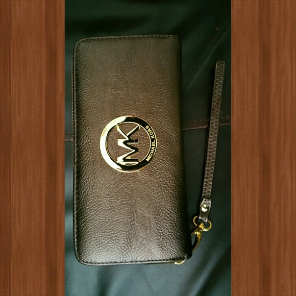 Broce MK wallet..