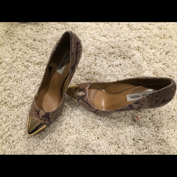 Steve Madden Shoes - Steve Madden