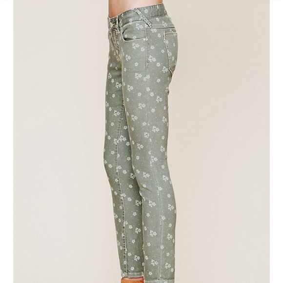 Free People ditsy floral print jean - Picture 3 of 3