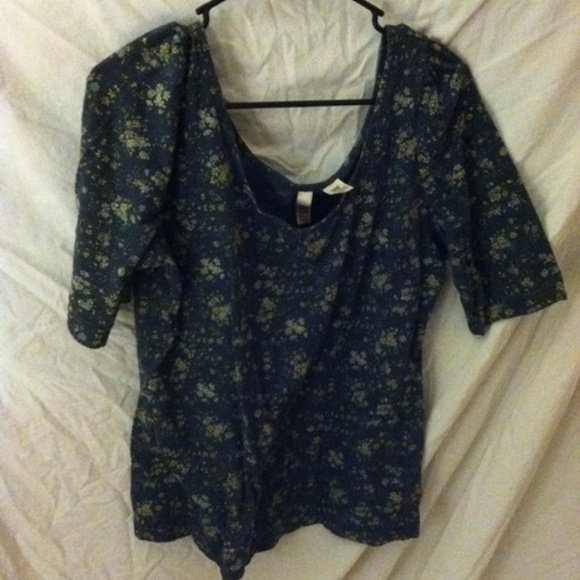 Quarter sleeve floral top