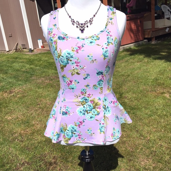🎉HP🎉 Pastel purple lavender floral peplum blouse - Picture 3 of 4