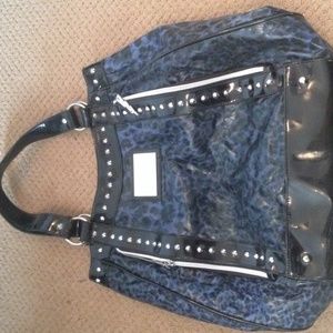 Betseyville blue leopard print bag
