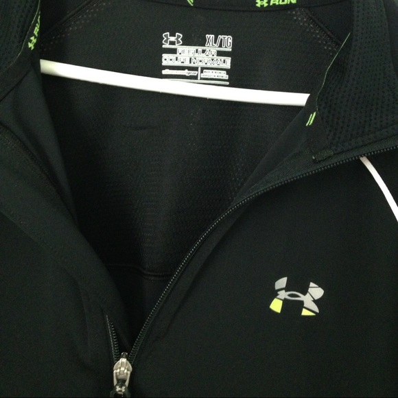 Men's quarter zip running shirt