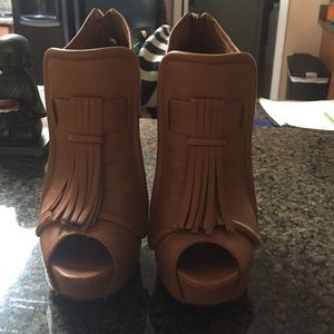 Light brown / camel color lamb booties