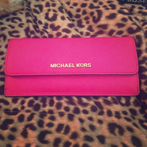 Michael Kors raspberry Wallet