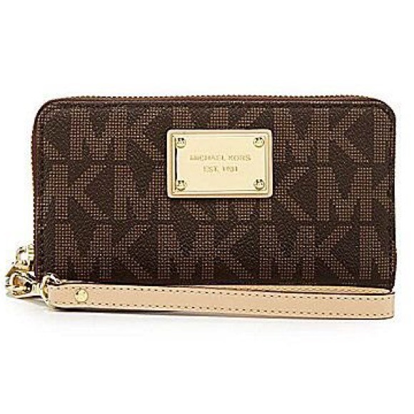 MK iPhone 5 wallet case