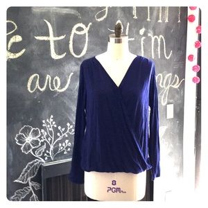 Crossover long sleeve tee. Dark blue.